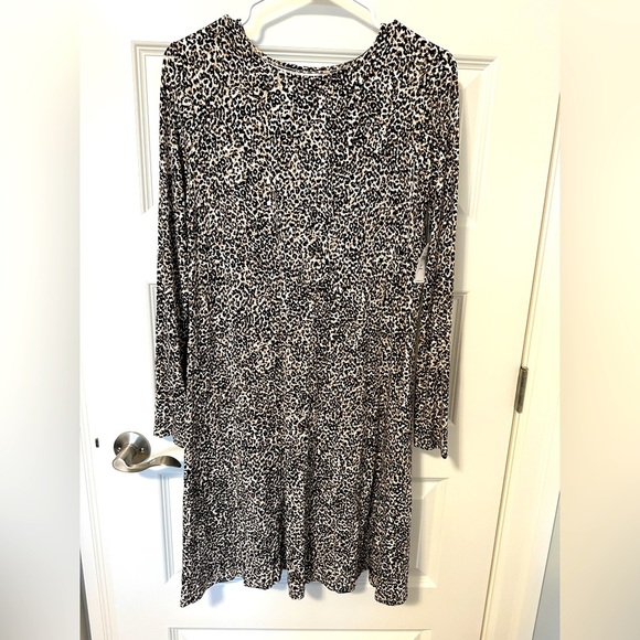 Old Navy Dresses & Skirts - Old Navy Women’s Leopard Print Long Sleeve Swing Dress Flare Size Small Tall